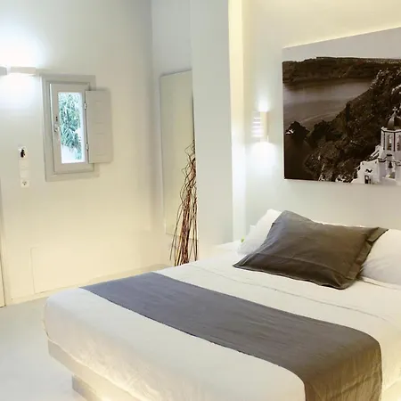 Sea La Vie - Beachfront Suites Perissa (Santorini)