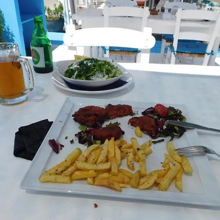 Sea La Vie - Beachfront Suites *