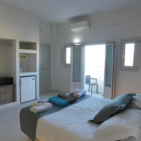 Sea La Vie - Beachfront Suites Apart Otel Perissa (Santorini)