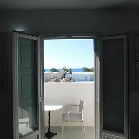 Apartahotel Sea La Vie - Beachfront Suites Perissa (Santorini)